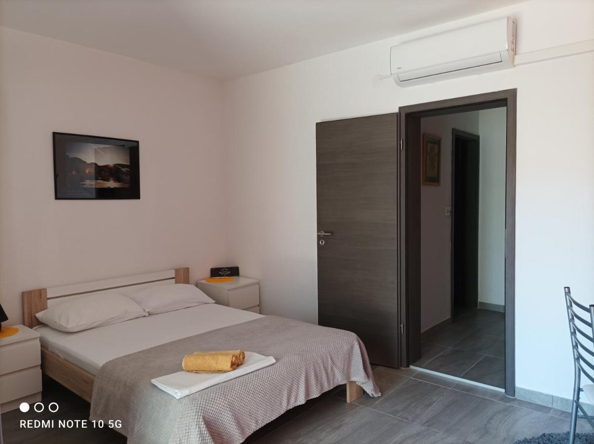 Apartmani Pablo Pag Town Zewnętrze zdjęcie