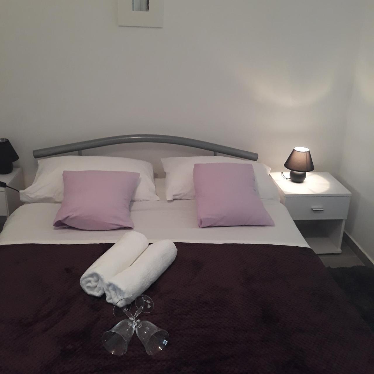Apartmani Pablo Pag Town Zewnętrze zdjęcie